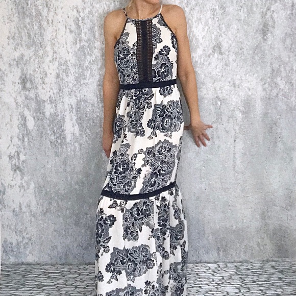 Lace detail floral maxi dress - Picture 6 of 7